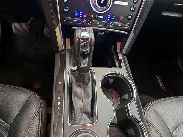 Photo of 2017 White Ford Explorer