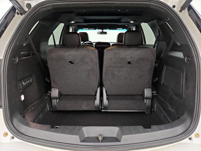 Photo of 2017 White Ford Explorer