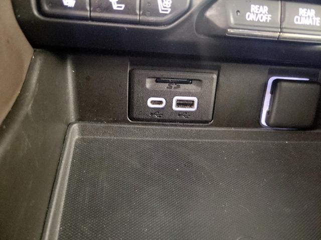 Photo of 2021 Black GMC Yukon