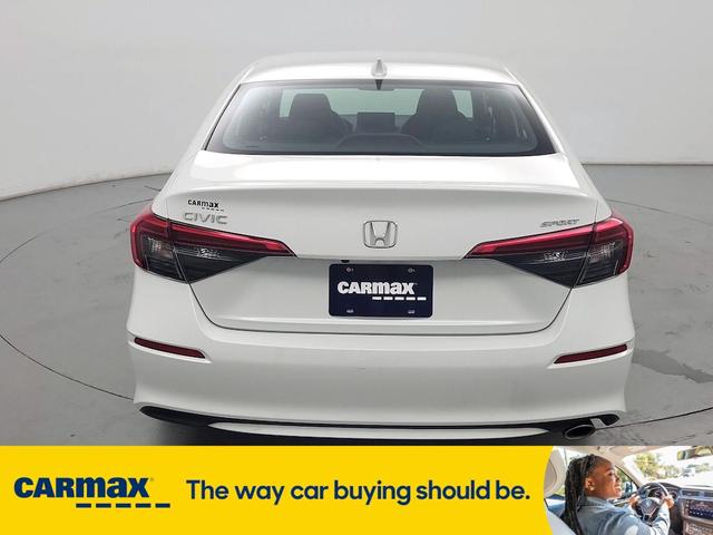 Photo of 2022 White Honda Civic