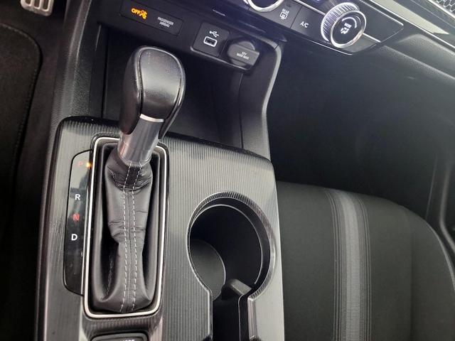 Photo of 2022 White Honda Civic