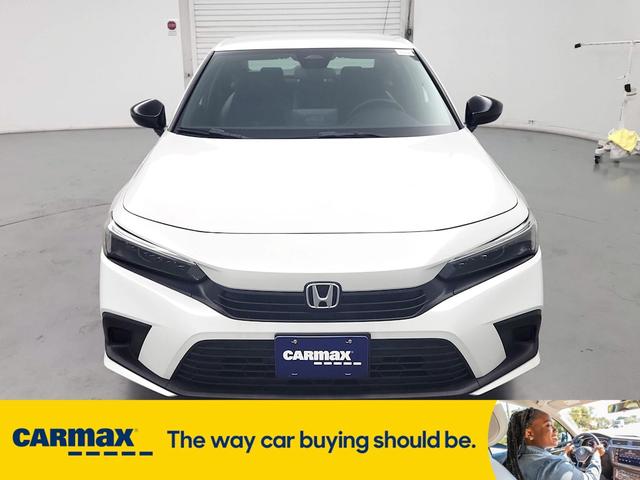 Photo of 2022 White Honda Civic