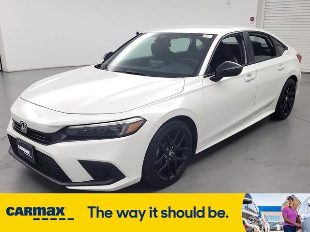 Photo of 2022 White Honda Civic