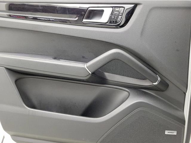 Photo of 2021 White Porsche Cayenne