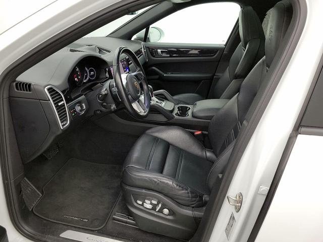 Photo of 2021 White Porsche Cayenne