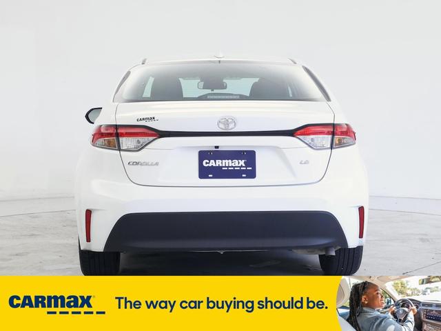 Photo of 2024 White Toyota Corolla