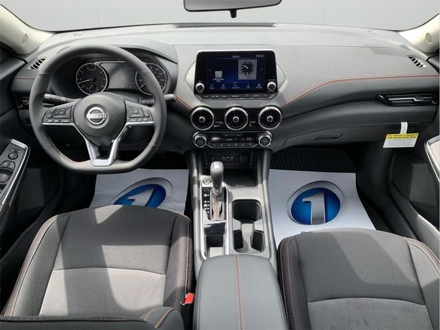 Photo of 2025 White Nissan Sentra