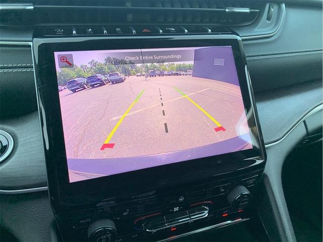 Photo of 2021 Diamond Black Crystal Pearlcoat Jeep Grand Cherokee L