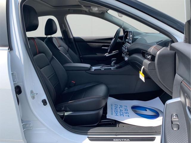 Photo of 2025 White Nissan Sentra