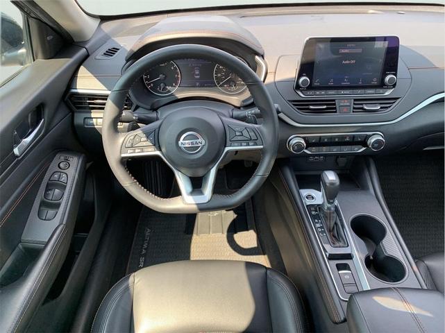 Photo of 2022 Gun Metallic Nissan Altima