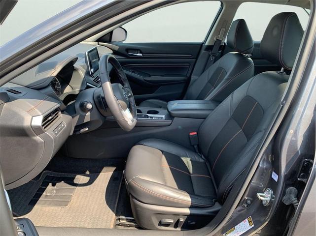 Photo of 2022 Gun Metallic Nissan Altima