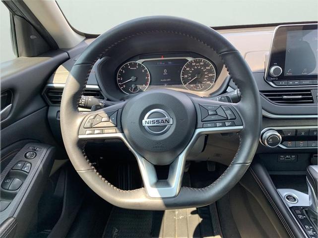 Photo of 2022 Gun Metallic Nissan Altima