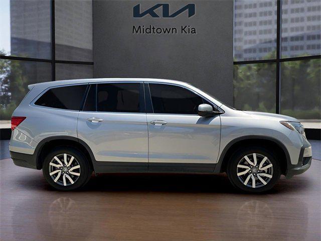 Photo of 2019 Lunar Silver Metallic Honda Pilot