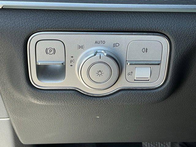 Photo of 2022 Polar White Mercedes-Benz GLE 350