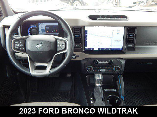 Photo of 2023 Hot Pepper Red Metallic Tinted Clearcoat Ford Bronco