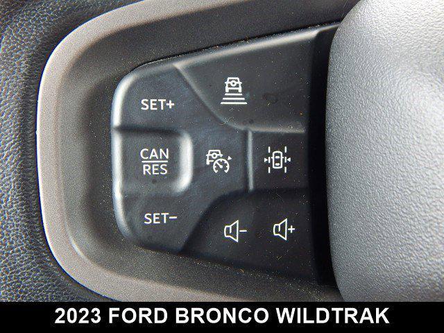 Photo of 2023 Hot Pepper Red Metallic Tinted Clearcoat Ford Bronco