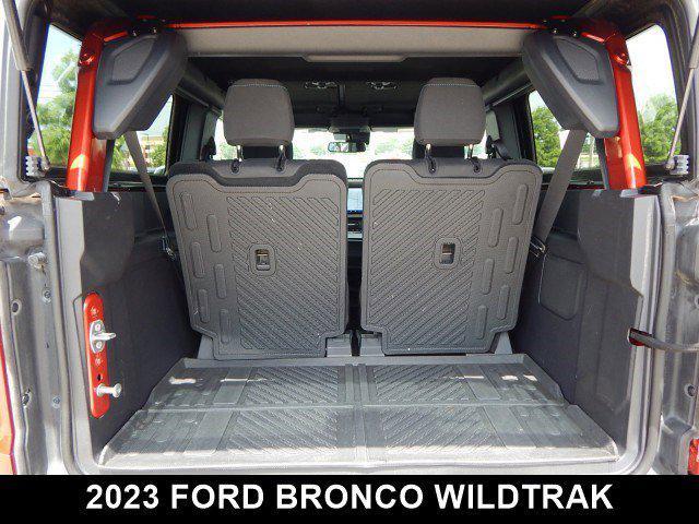 Photo of 2023 Hot Pepper Red Metallic Tinted Clearcoat Ford Bronco