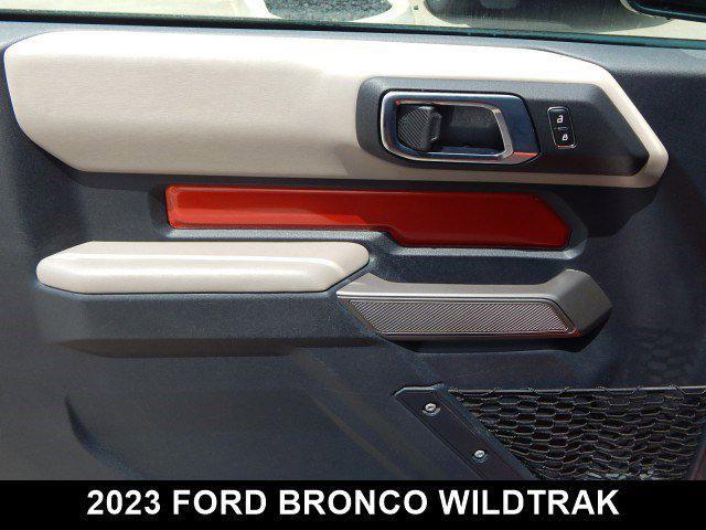 Photo of 2023 Hot Pepper Red Metallic Tinted Clearcoat Ford Bronco