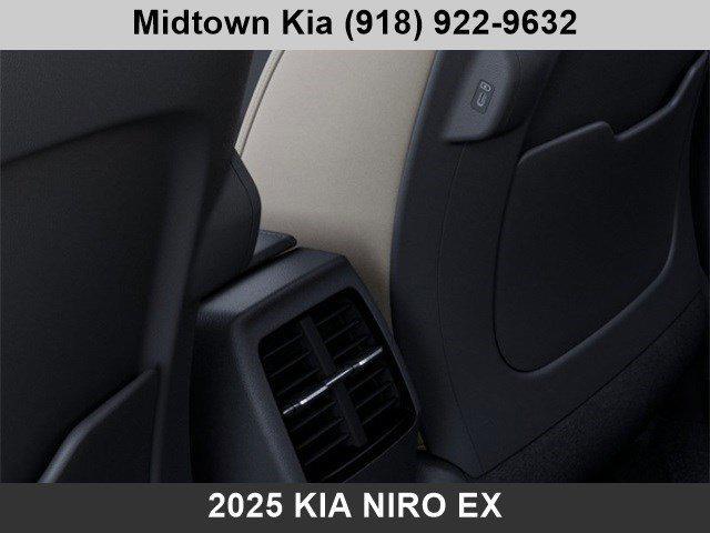 Photo of 2025 Interstellar Gray Kia Niro