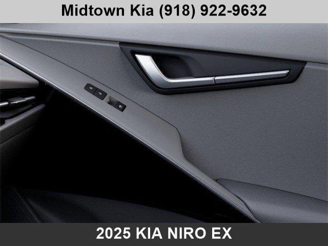 Photo of 2025 Interstellar Gray Kia Niro