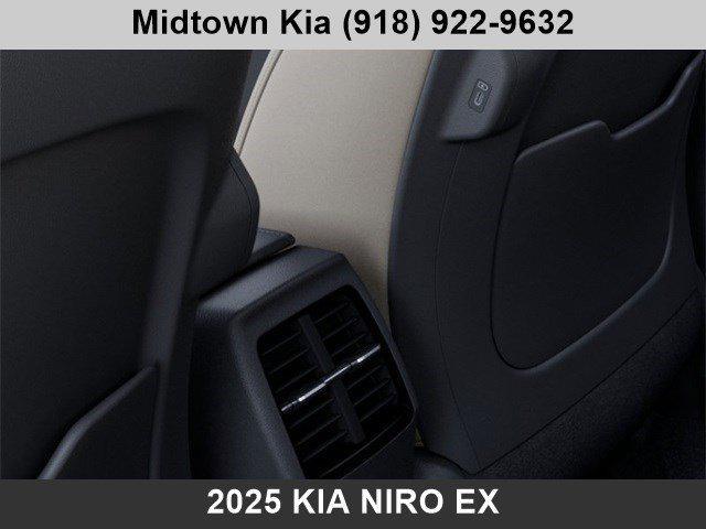 Photo of 2025 Interstellar Gray Kia Niro