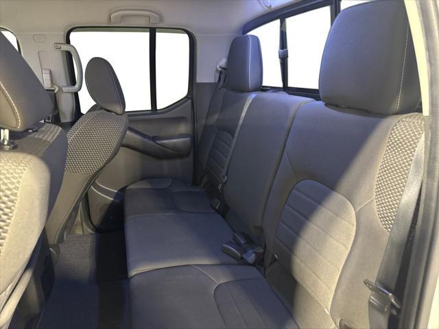 Photo of 2016 Glacier White Nissan Frontier