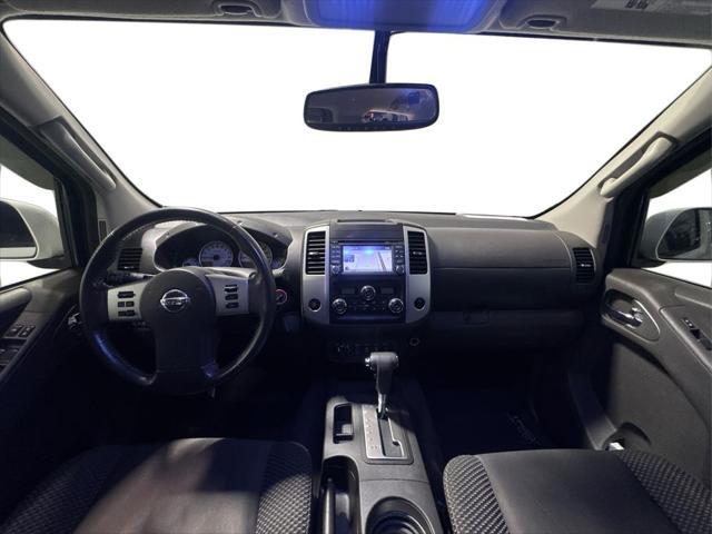 Photo of 2016 Glacier White Nissan Frontier