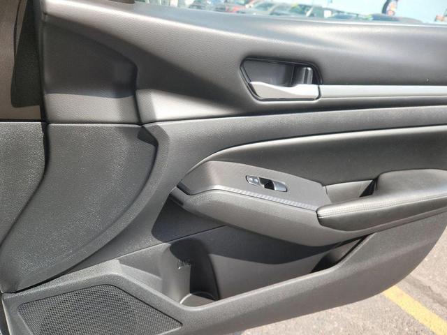 Photo of 2022 Brilliant Silver Metallic Nissan Altima