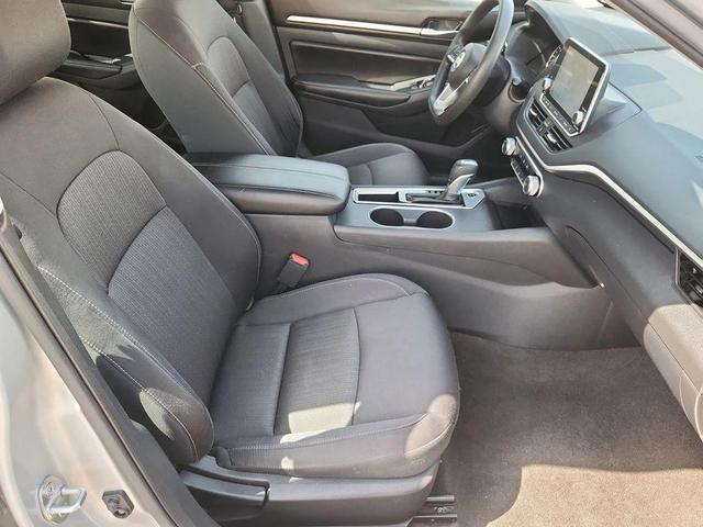 Photo of 2022 Brilliant Silver Metallic Nissan Altima