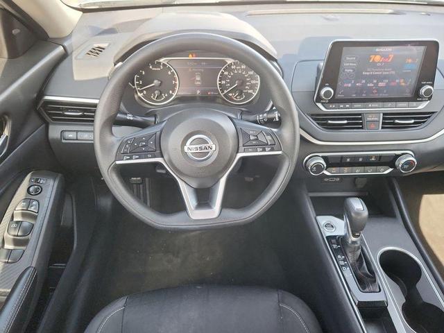 Photo of 2022 Brilliant Silver Metallic Nissan Altima