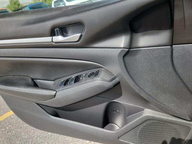 Photo of 2022 Brilliant Silver Metallic Nissan Altima