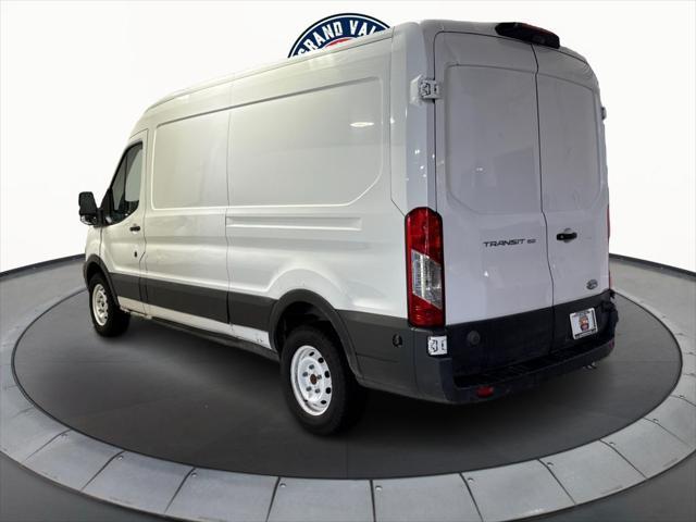 Photo of 2019 Oxford White Ford Transit-150