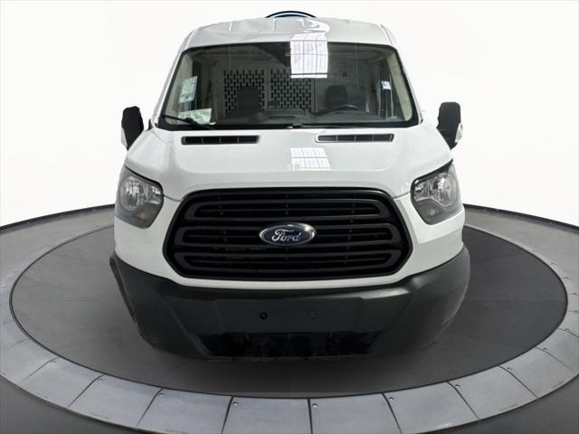 Photo of 2019 Oxford White Ford Transit-150
