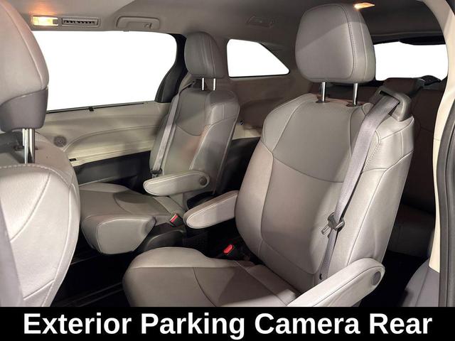 Photo of 2023 Midnight Black Metallic Toyota Sienna