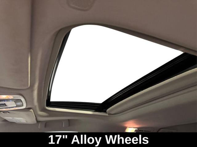 Photo of 2023 Midnight Black Metallic Toyota Sienna