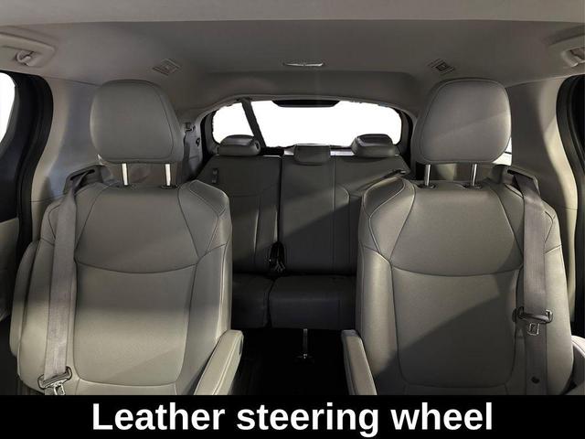 Photo of 2023 Midnight Black Metallic Toyota Sienna