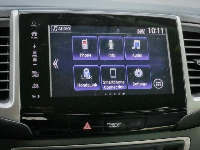 Photo of 2017 White Diamond Pearl Honda Pilot