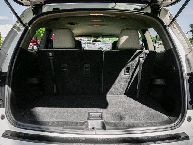Photo of 2017 White Diamond Pearl Honda Pilot