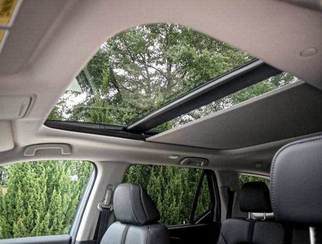Photo of 2025 Sonic Gray Pearl Honda Pilot