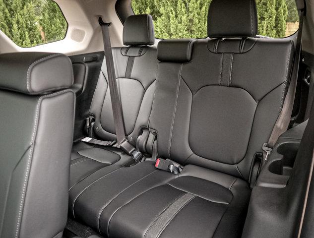 Photo of 2025 Sonic Gray Pearl Honda Pilot