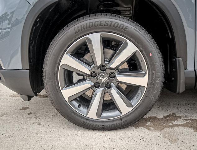Photo of 2025 Sonic Gray Pearl Honda Pilot