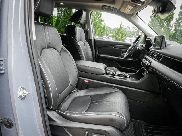 Photo of 2023 Sonic Gray Pearl Honda Pilot