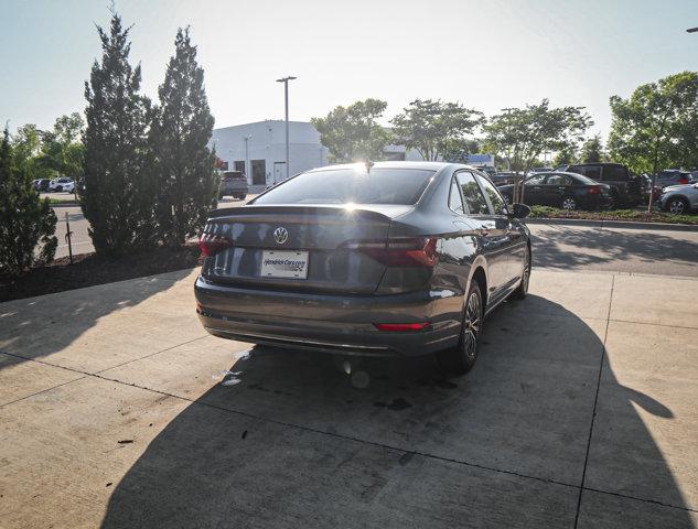 Photo of 2021 Platinum Gray Metallic Volkswagen Jetta