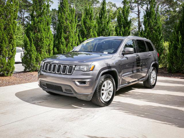 Photo of 2017 Granite Crystal Metallic Clearcoat Jeep Grand Cherokee