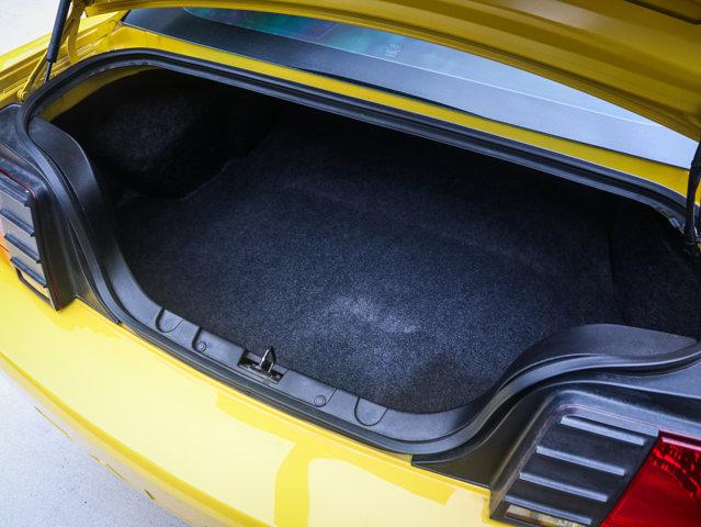 Photo of 2005 Screaming Yellow Ford Mustang