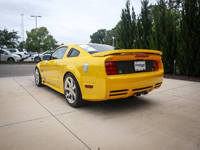 Photo of 2005 Screaming Yellow Ford Mustang