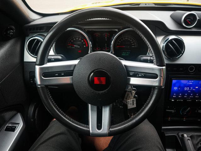 Photo of 2005 Screaming Yellow Ford Mustang