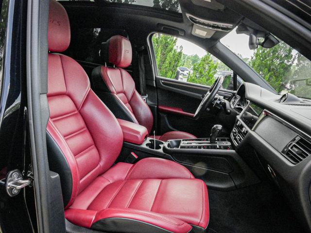 Photo of 2023 Jet Black Metallic Porsche Macan
