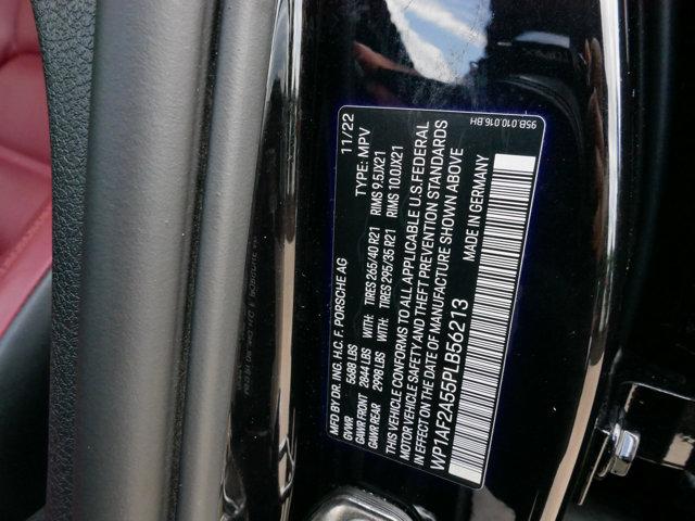 Photo of 2023 Jet Black Metallic Porsche Macan