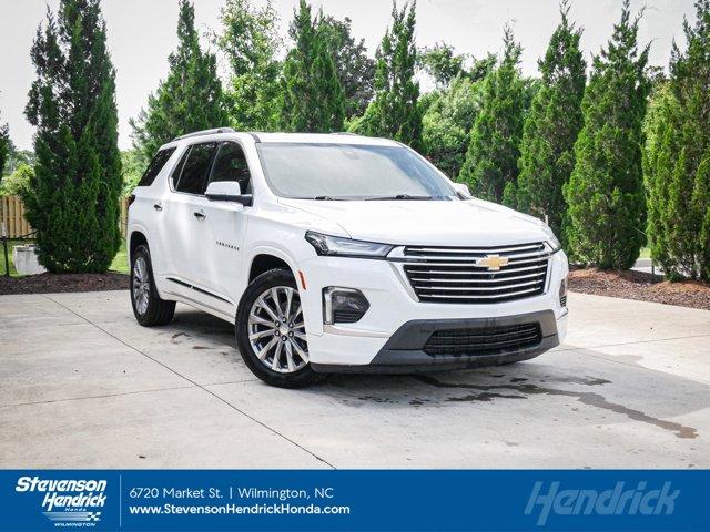 Photo of 2022 Summit White Chevrolet Traverse
